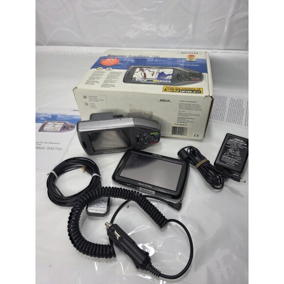 Magellan RoadMate 700 Car Portable GPS Navigator Bundle  US &Canada Map - Picture 1 of 16